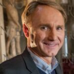 Dan Brown