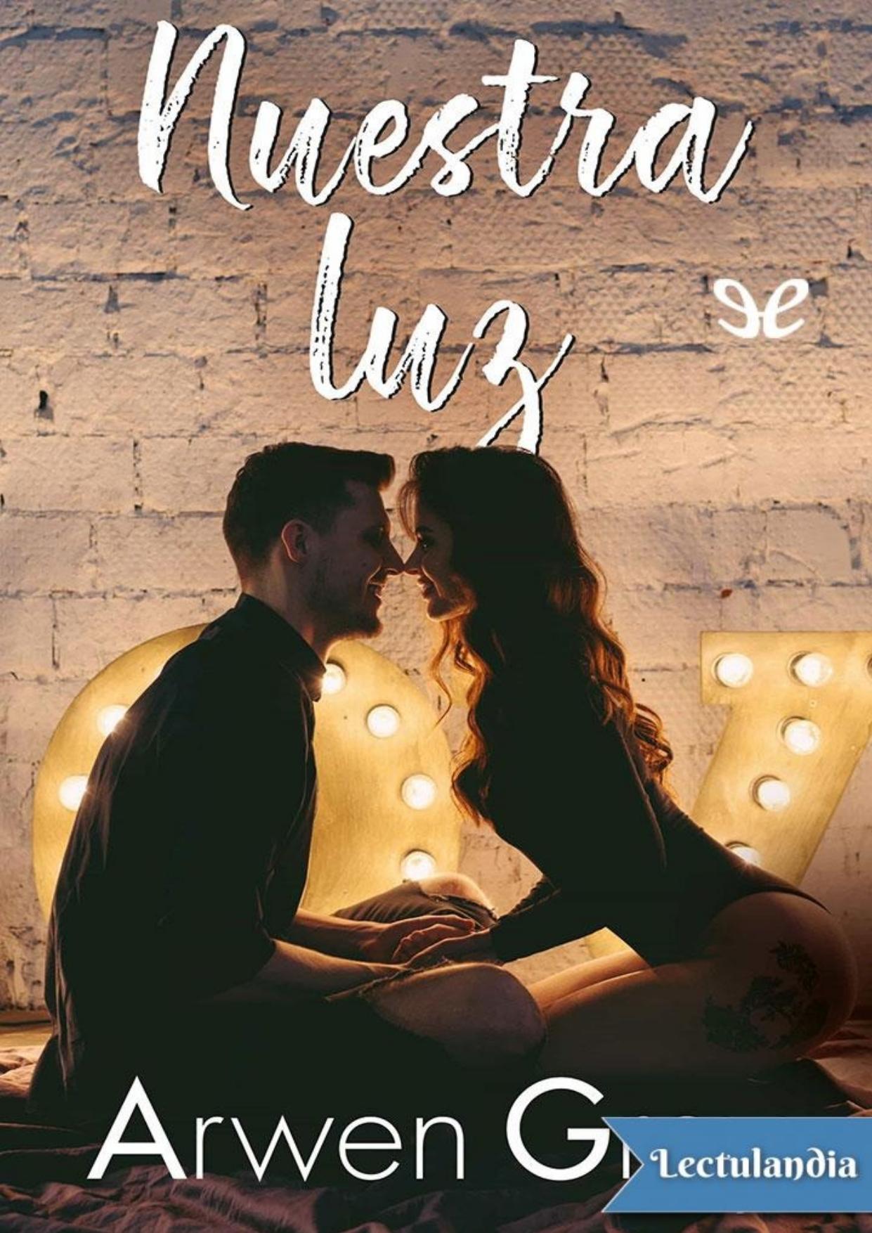Nuestra luz de Arwen Grey, portada del libro
