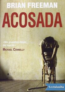 Portada de Acosada