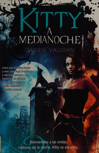 Kitty a medianoche de Carrie Vaughn, portada del libro