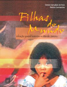 Capa do livro Filhas do mundo, de Simone Gonçalves de Assis